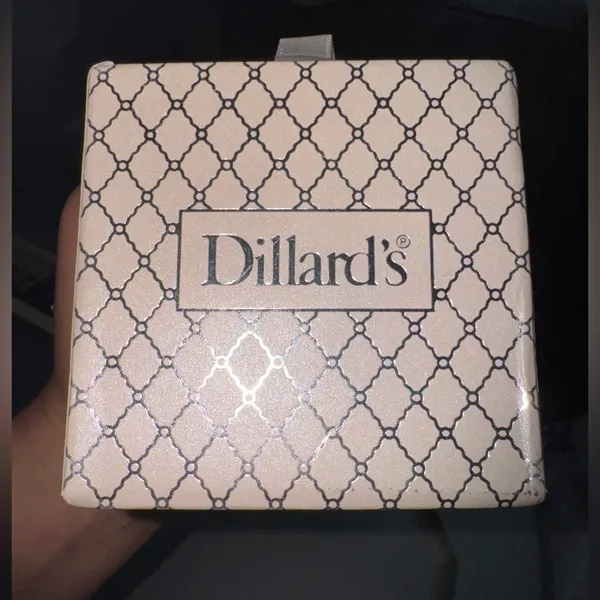 Dillards Elegant Silver Ring with Clear Stones - Image 4