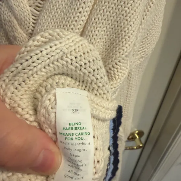 aerie Cream Cable-Knit V-Neck Sweater with Blue and Black Trim - Image 7