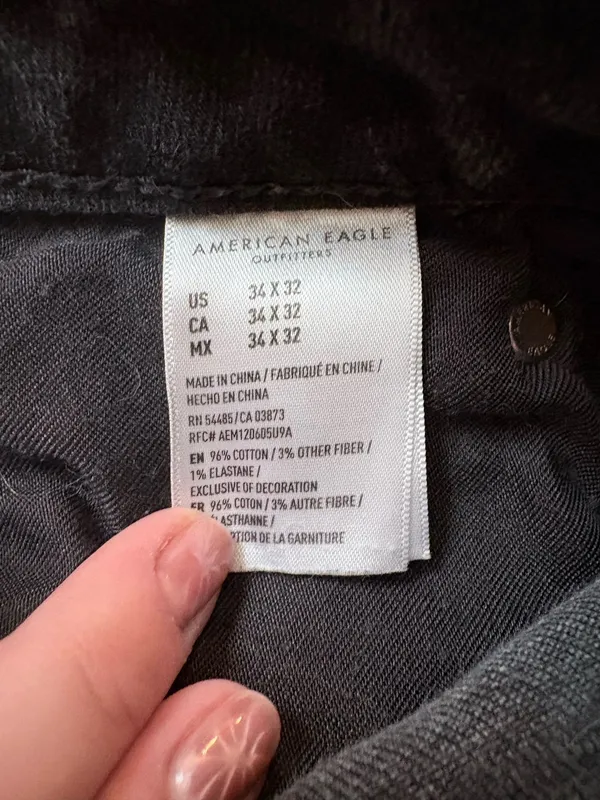 American Eagle Jeans - Image 4