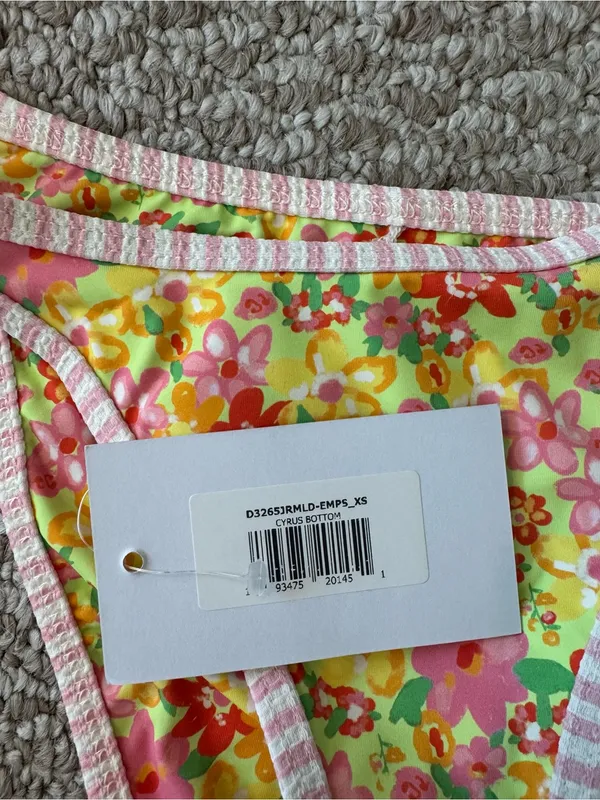 NWT Dippin' Daisy's Floral Bikini Set - Image 6