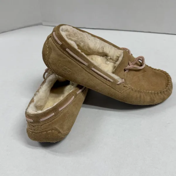 UGG‎ Women's Dakota Wool Lined Suede Slipper - Size 8. - Image 14