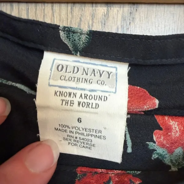 Vtg Old Navy Floral Rose Print Maxi Skirt Black Red Size 6 A Line Midi - Image 3