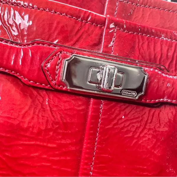 Vintage Coach Chelsea Jayden Cherry Red Patent Leather Tote 18960 Y2K - Image 6
