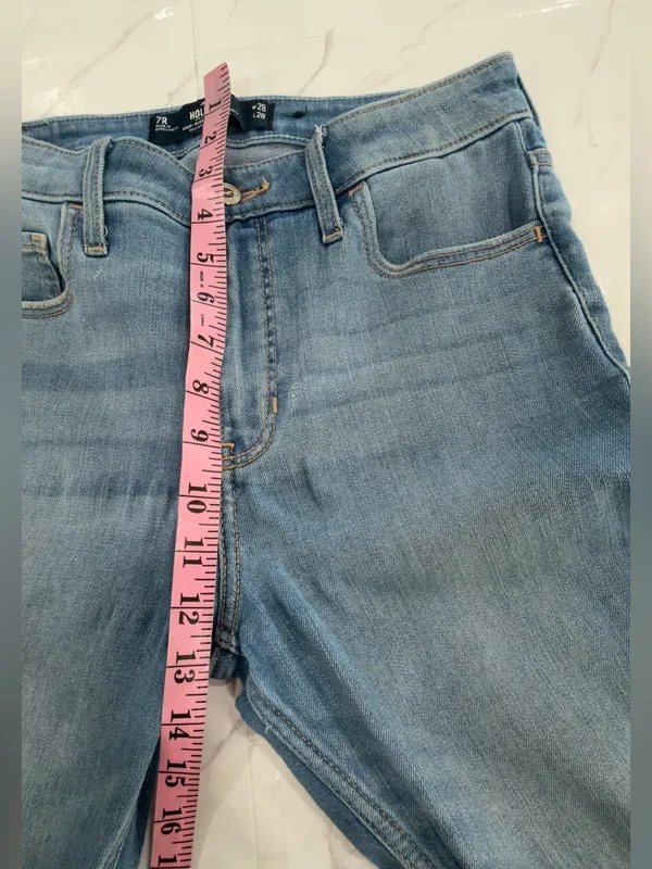 Hollister Light Wash Distressed Skinny Jeans - Image 6