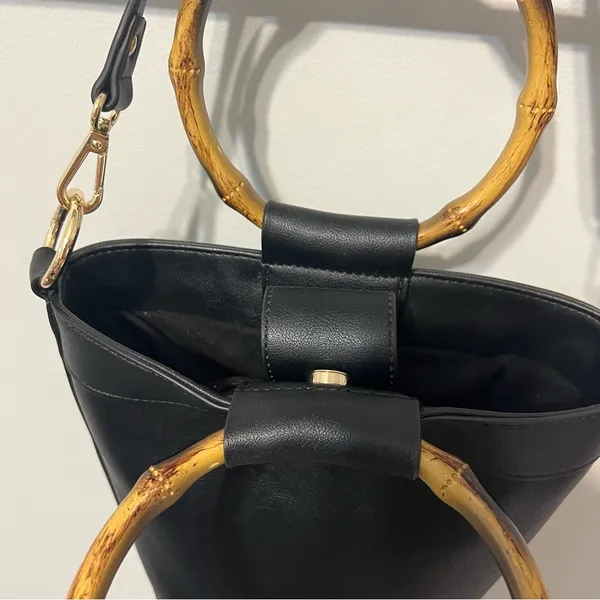 INC International Concepts Black Bucket Bag Style Purse - Image 3
