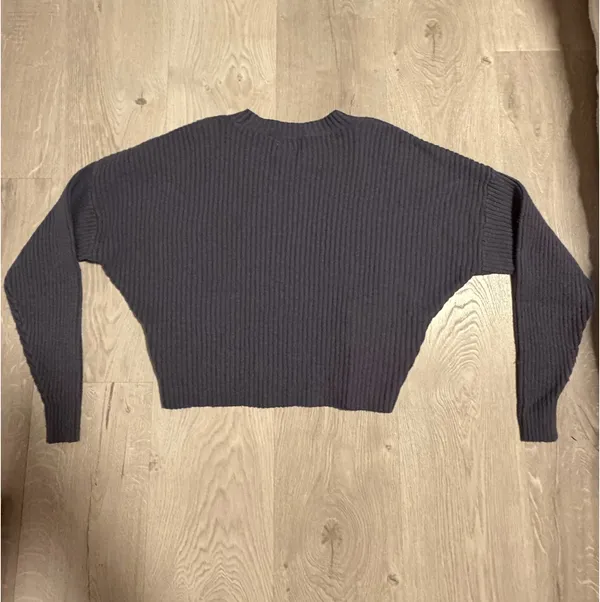 Hollister Ribbed Cropped Sweater - Image 2