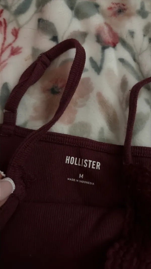Hollister lace trim tank top - Image 3