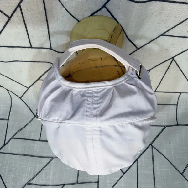 Lululemon Running Hat O/S White‎ Side Zip Pocket Adjustable Strap Cap - Image 3