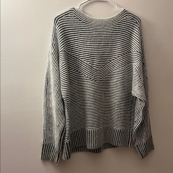 DAVI & DANI Black and White Striped Sweater - Image 2