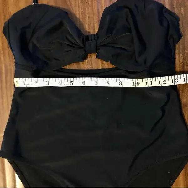 Women’s Black One-Piece Swimsuit Size Large Cutout, Scalloped Trim around Bust - Image 6