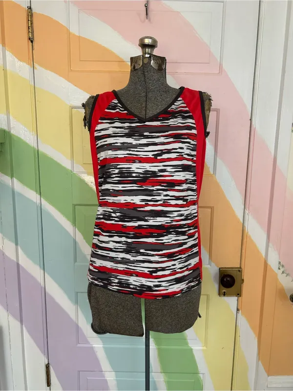 TAIL Women’s 2-Piece Golf & Tennis Outfit Tank Top Skort Set Sz S 👽💛 - Image 4