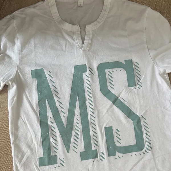 White T - Image 2