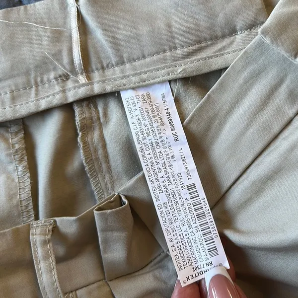 Zara Women's High Waist Beige Shorts - Image 4