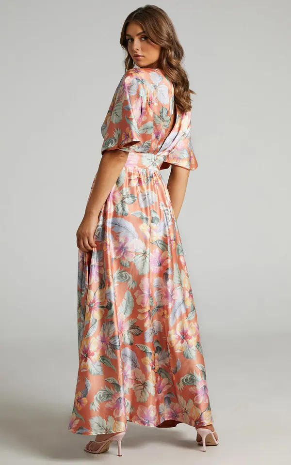 New Showpo Sophia Maxi Dress Plunge Neck Dress In Multi Floral Small MSRP $129 - Image 5