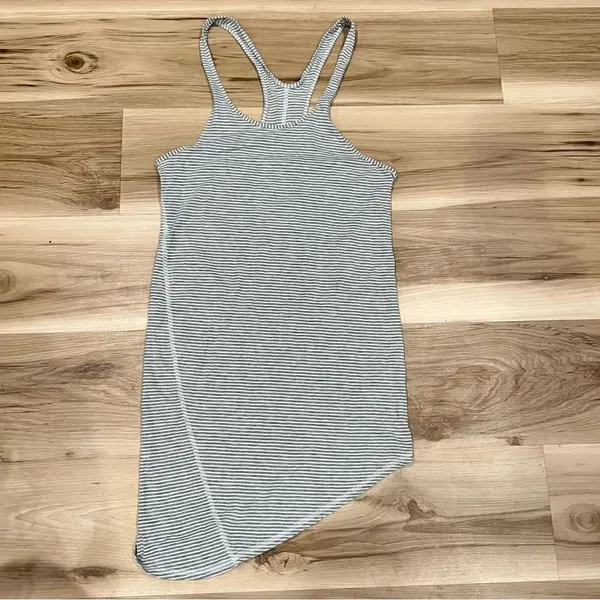 Lululemon Grey Torque Tank Top Women’s 6 - Image 5
