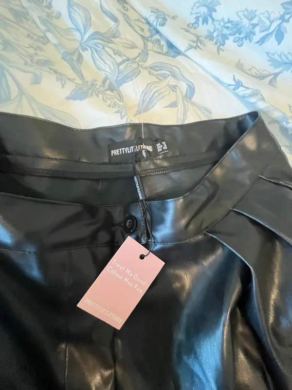 Pretty little thing leather shorts - Image 4