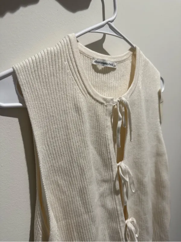 Abercrombie & Fitch Sleeveless Cream Tie-Front Ribbed Top - Image 3