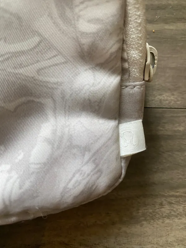 Lululemon Canada  Belt Bag - Image 6