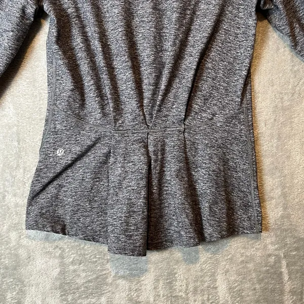 Lululemon Warm Your Core‎ Long Sleeve Tee Heathered Black Size 4 - Image 5