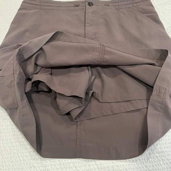 Patagonia gray skirt with shorts size 6 women - Image 4