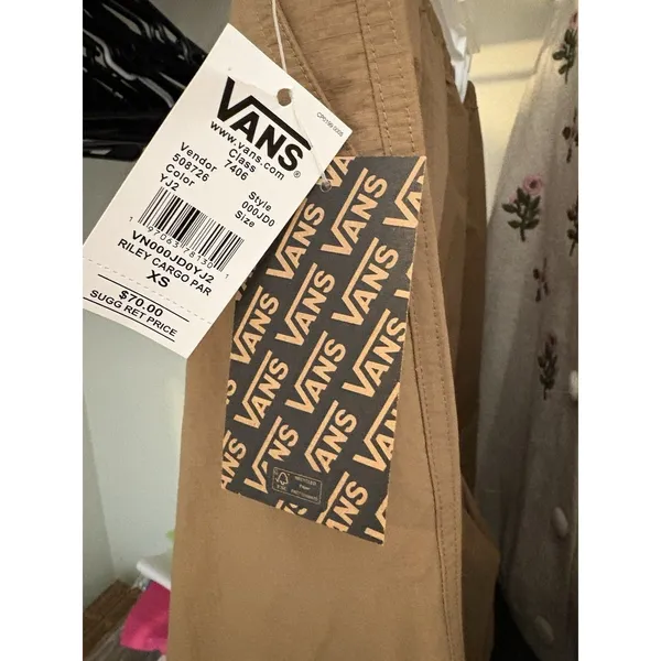 Vans Riley Cargo Parachute Pants (Style VN000JD0YJ2) in brown color - Image 3