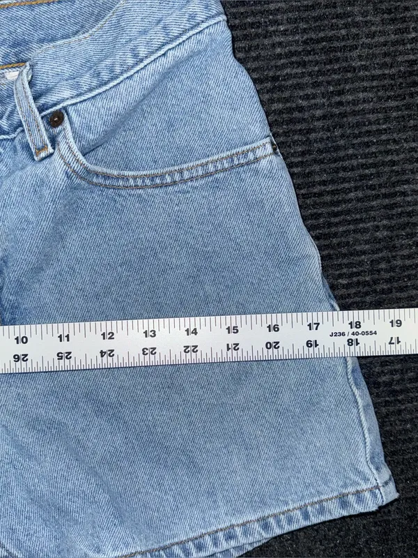 Vintage 90s Levi’s 550 Relaxed Fit Denim Shorts Women’s 26 Light Denim Jorts - Image 6
