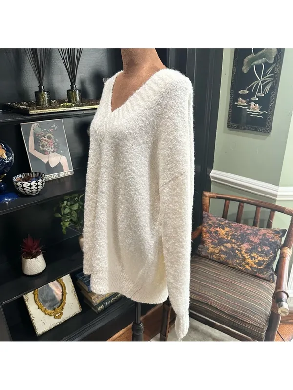 Aerie Teddy V-Neck Bouclé Sweater – Size Large – Cozy Texture & Relaxed Fit - Image 11