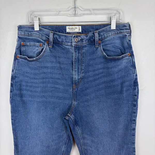 Abercrombie & Fitch The Ankle Straight Jeans Medium Wash‎ Ultra High Rise 32/14S - Image 2