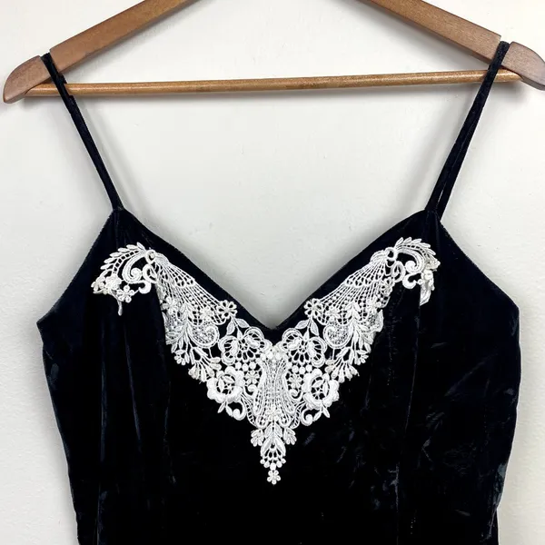 Roberta‎ Evening Gown 13/14 Black Velvet Lace Sheath V-Neck Long Slit Vintage - Image 2