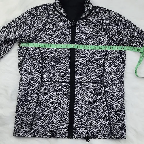 Lululemon Fast Track Reversible Zip-up Jacket Black‎ White Women's size 6 - Image 13