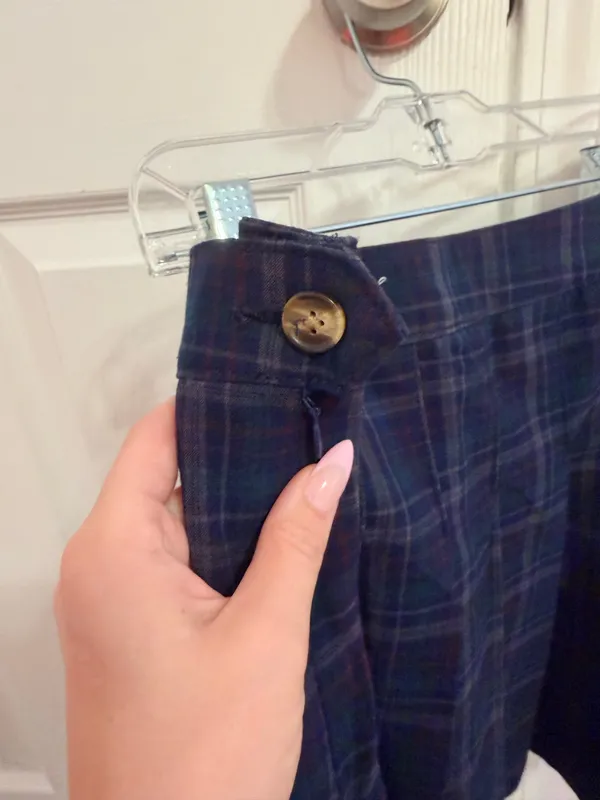 American Eagle Outfitters navy blue plaid pleated mini skirt - Image 3
