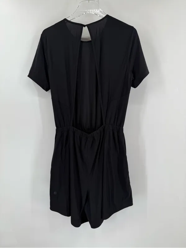 Lululemon Lightweight High-Neck
Romper size 10 - Image 6