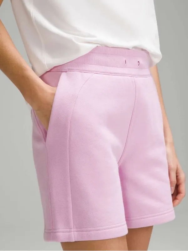 Lululemon NWT Scuba High Rise 5” Shorts with Pockets in Vitapink Size 12 - Image 3