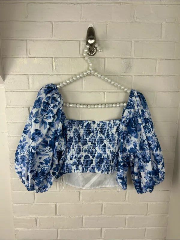 Abercrombie + Fitch Emerson Blue White Floral Smocked Puff Sleeve Top Size XL - Image 8
