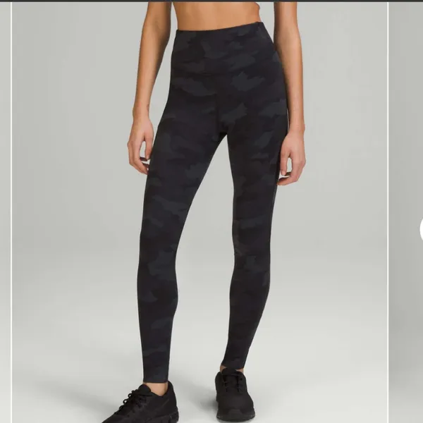 Lululemon Size 6 Base Pace High-Rise Navy Blue Camouflage Leggings. - Image 3