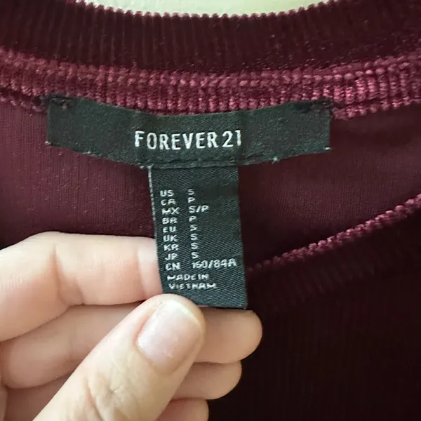 Forever 21 maroon velvet crop top - Image 3