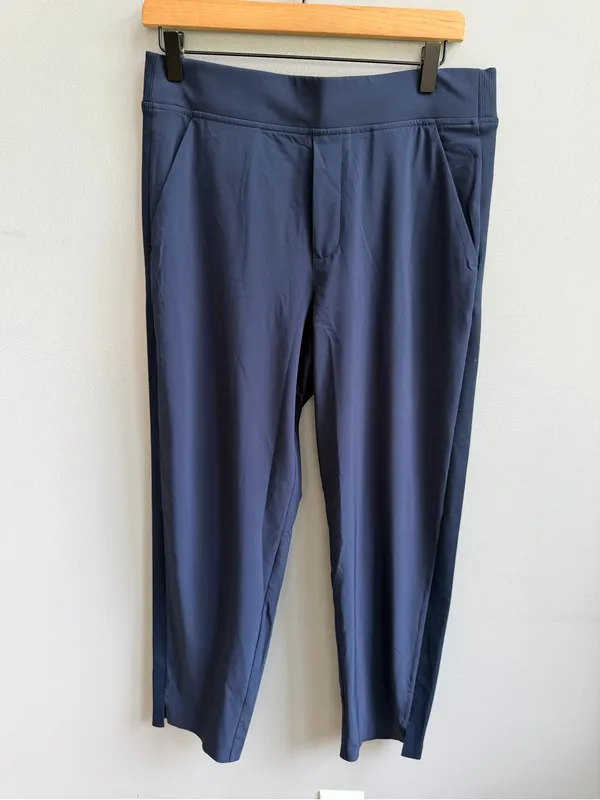 Athleta Brooklyn Ankle Pant in Navy Size 8 Casual Wrinkle Resistant Stretch - Image 6