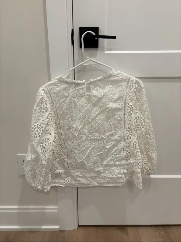 Banana Republic White Eyelet 100% Cotton Blouse - Image 4