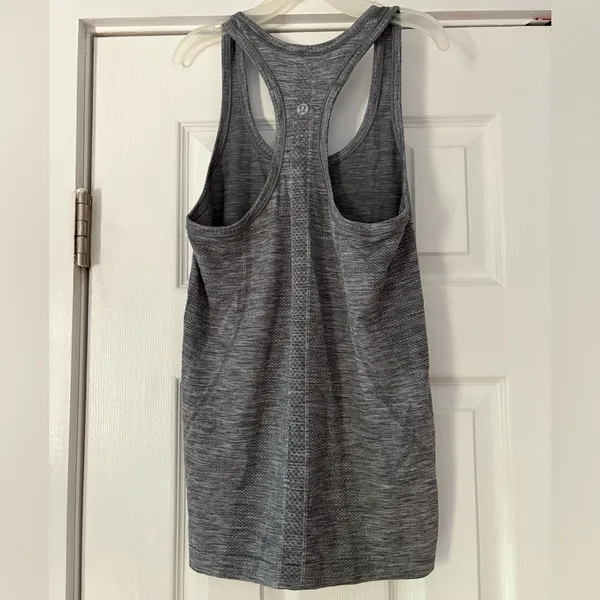 Lululemon Grey‎ Swiftly Tank Top Size 4 EUC - Image 2