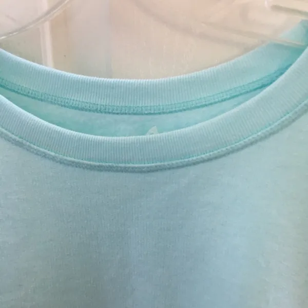 FINAL MARKDOWN Ladies Hanes sweatshirt medium - Image 2