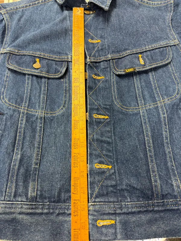 Men's Vintage Lee Denim Trucker Jean Jacket USA Made Size 42R Very Clean - Image 9