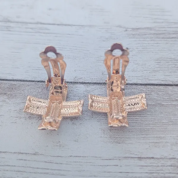 Vintage Clip On Earrings Warm Gold Tone Crossover Statement Large - Image 6