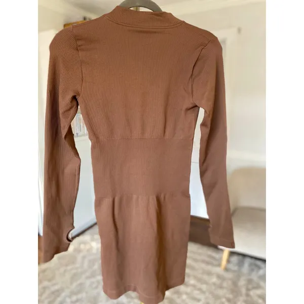 Oqq Ribbed Body-con Mini Dress Mock Neck Brown Long Sleeve Clean Girl Athleisure - Image 3