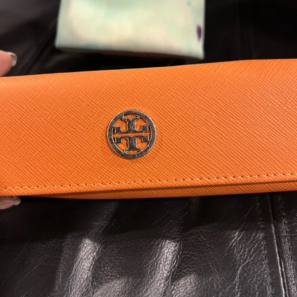 Tory Burch Brown Sunglasses with Gold Accent includes Tory Burch case - Image 12