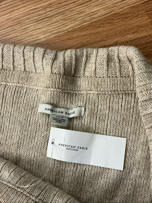 American Eagle Outfitters Ribbed Off-the-Shoulder Sweater Size Medium - Image 3