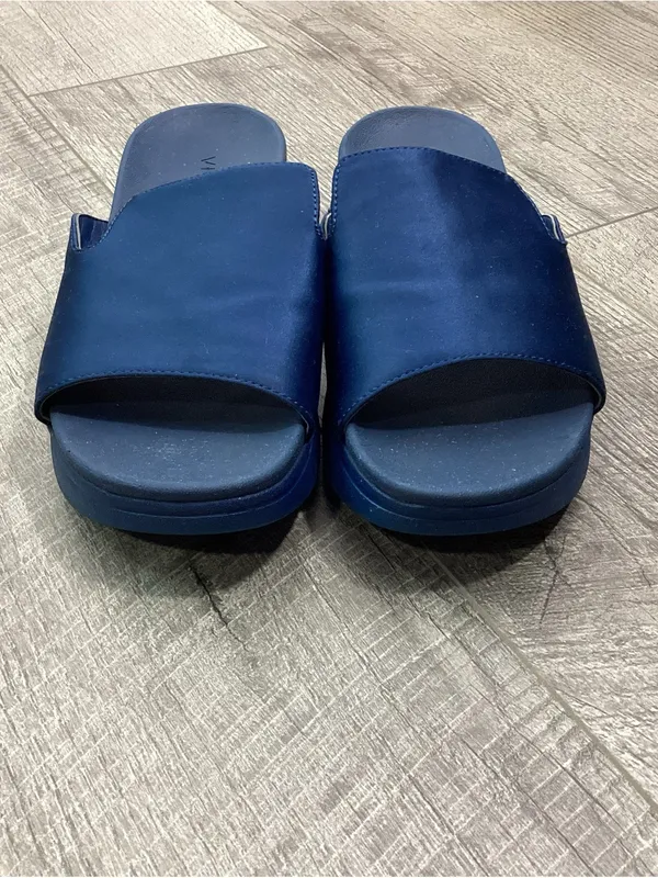 Vionic Monica Slides Size 7 - Image 3