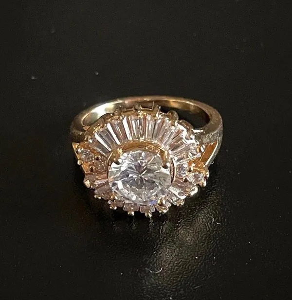 18k gold plated white crystal statement ring size 8 - Image 4