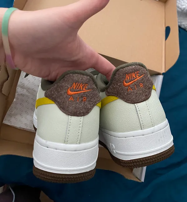 Nike Air Force 1 LV8 Shoes - Image 6