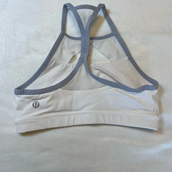 Lululemon Athletica‎ White and Gray Sports Bra Size 2 - Image 3