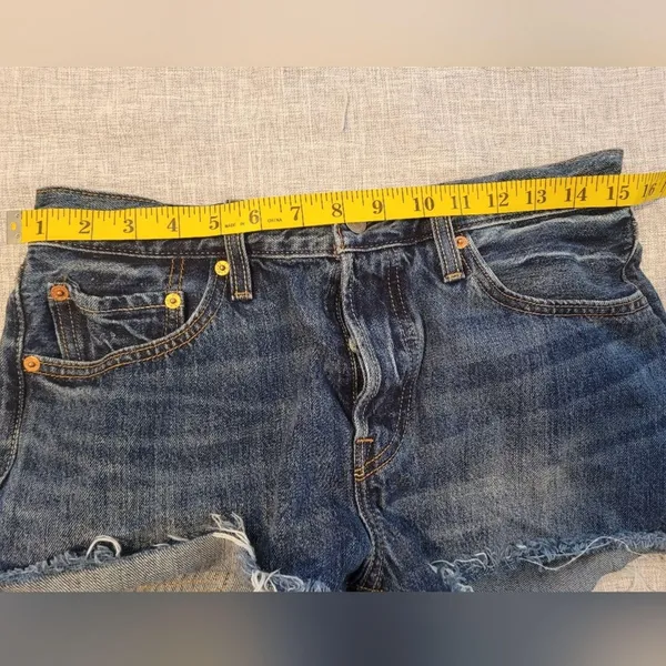 Levi’s 501 Shorts - Image 4
